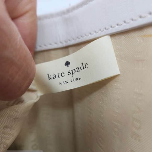 Kate Spade New York Neutral Straw Splash Out Hello Stranger Clutch. - Picture 15 of 16